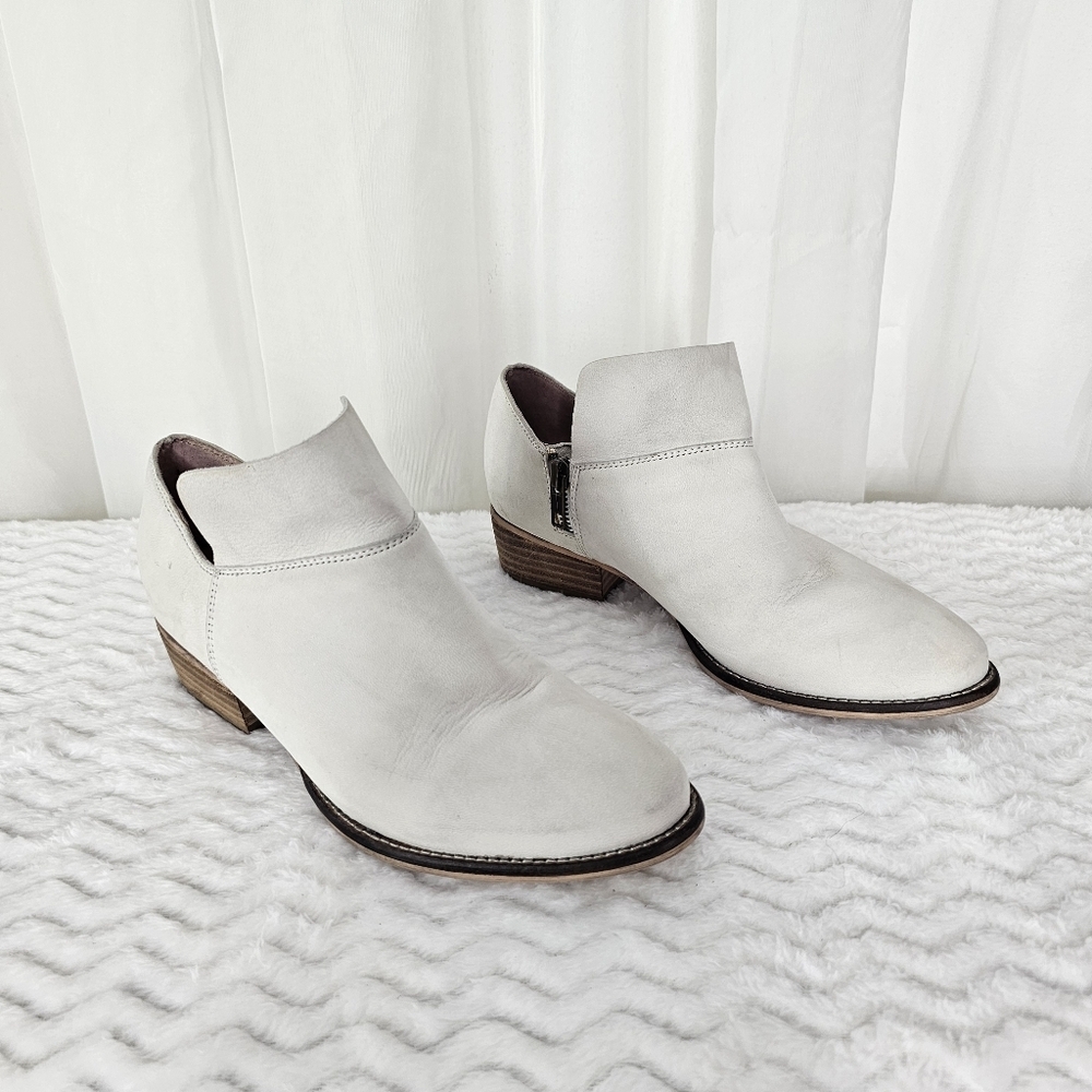 Seychelles Snare Suede Ankle Boots Off White Size 6